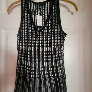 White House Black Market, Black and White Sleeveless Peplum Kint top, XS, NWT